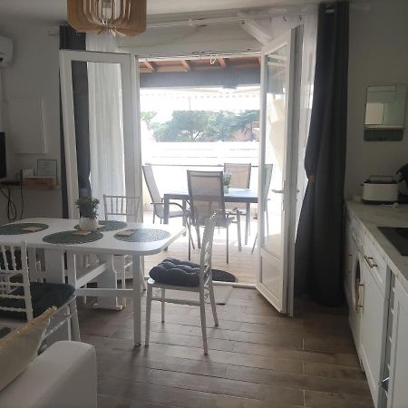 Appartement Jade Dans Residence Proche Tennis/ Centre Naturiste Agde Buitenkant foto